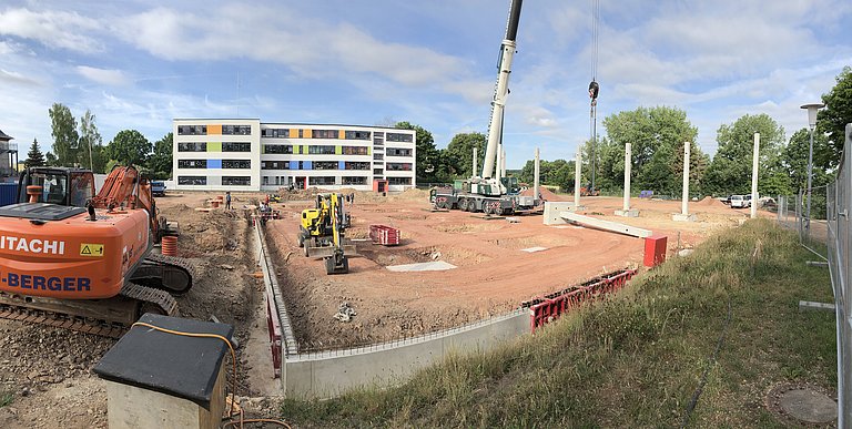 Bauarbeiten an der Zweifeldhalle in Niederwiesa gehen zügig voran