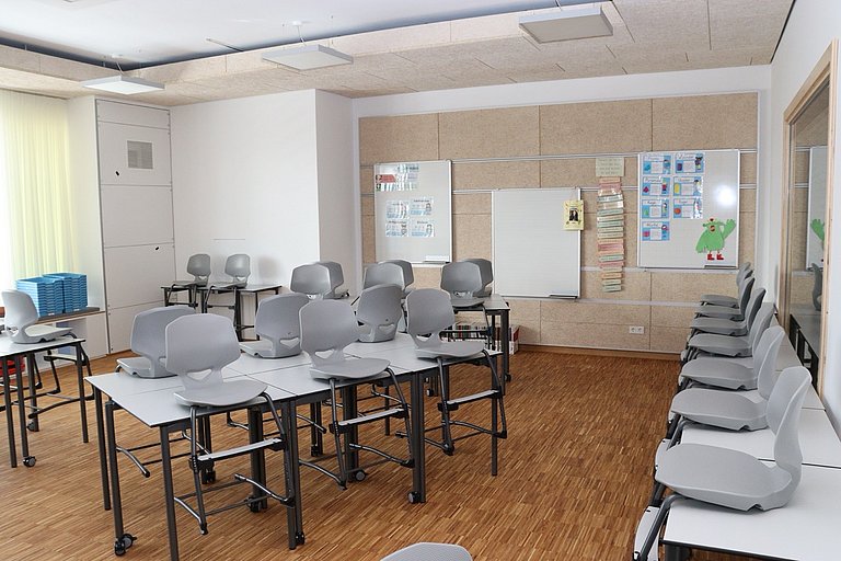 Modern eingerichtete Klassenzimmer